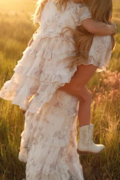 Winnie Dress in Bright White Wispy Wildflower